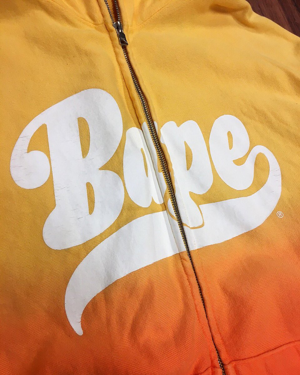 SHOP_U7's tweet photo. Old BAPE. Large, 06'-07' Era, $130.00 https://t.co/kHzPUSIzHV
