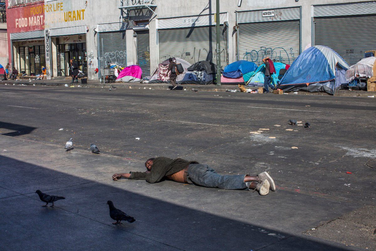 Resultado de imagem para Skid Row los angeles