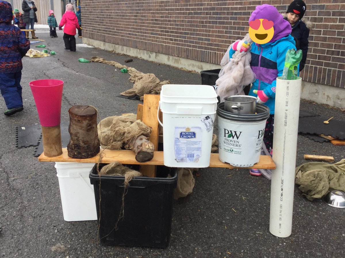 mmejacquie's tweet photo. It would not be an Outdoor day without some #looseparts
Ss were invited to build an Olympic village during the Mead-Olympics! #outdoormakerspace #olympicspirit #teamwork https://t.co/l1xZdfI2BO