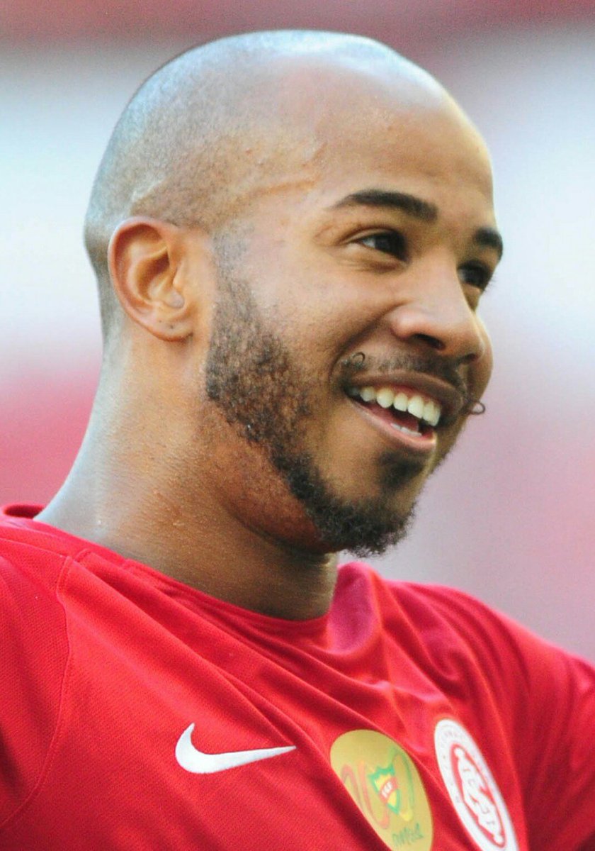 YOU SO
FUCKIN'
PRECIOUS
WHEN YOU
SMILEEEEE