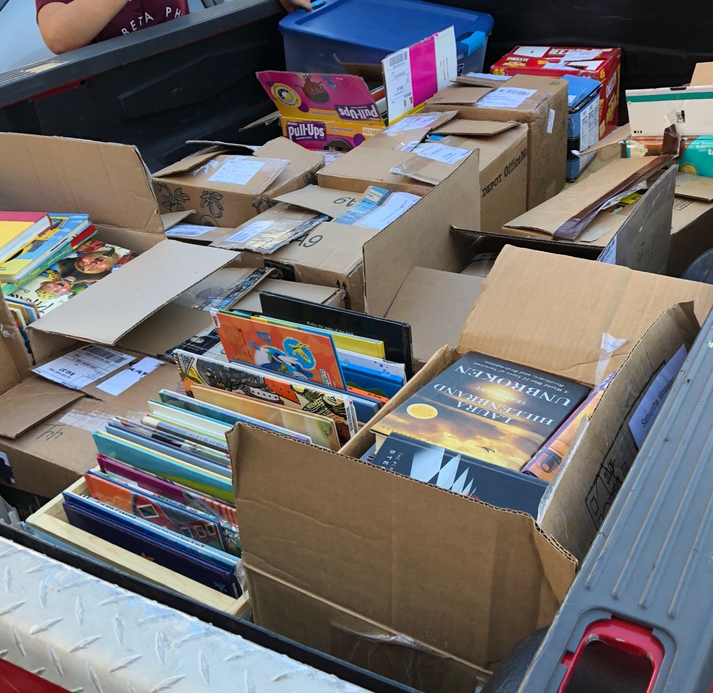 UTPiPhi's tweet photo. Our book drive was a success! We donated so many books to the children of West Tampa Elementary school!! 💘📖 https://t.co/NwgG83EQh0