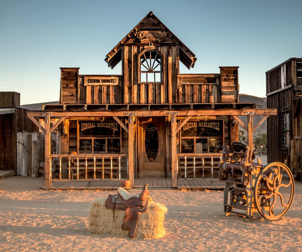 WanderingCoast's tweet photo. I love the idea of accommodation being as unique as the destination. Whenever we book a room or apartment for a trip we always make sure it holds a little of the essence and charm of the local area, even if we're on a budget. For that reason, the Pioneertown Motel caught my eye. https://t.co/RYKswGlAY0