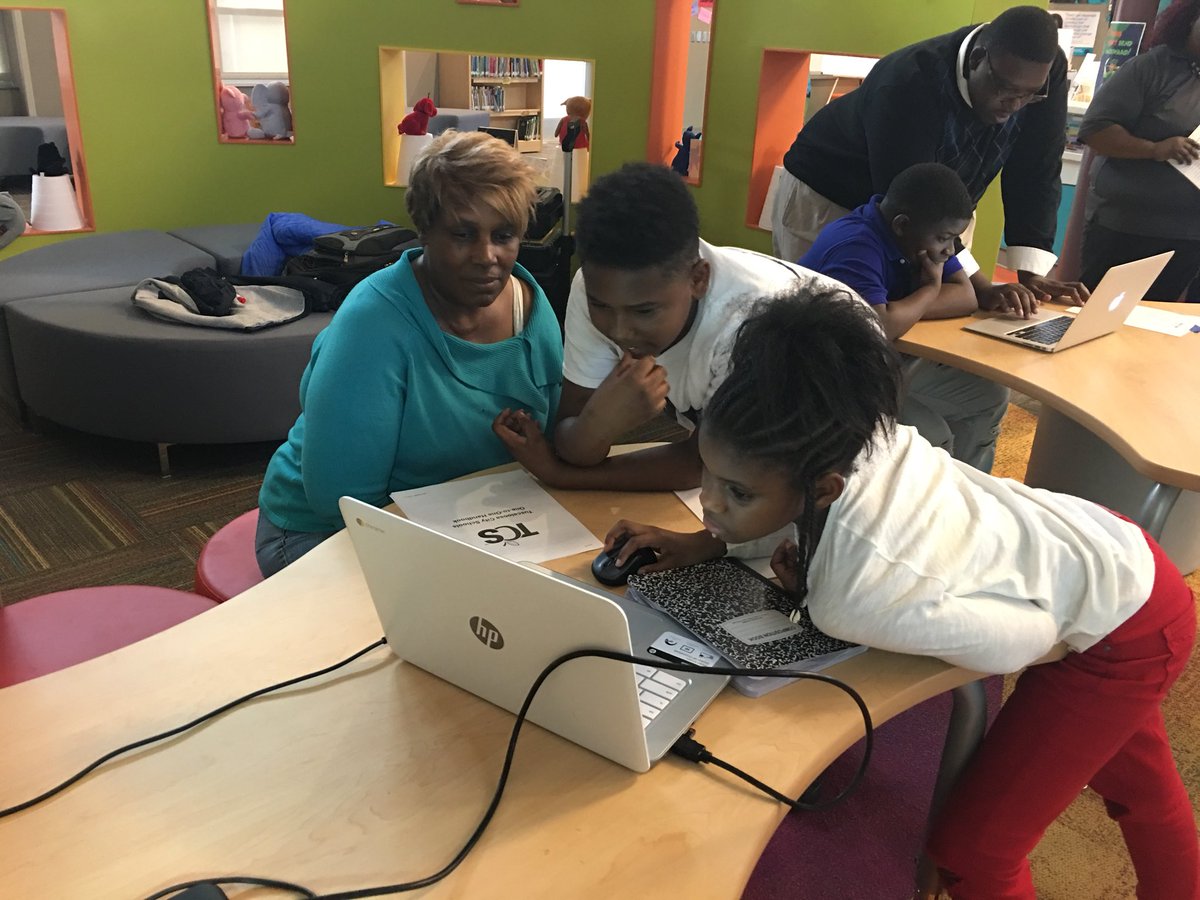 LoudBrarian's tweet photo. Why not invite parents and have the scholars teach the parents what they've been learning. We have @Ozobot @Sphero and #CodedByMe brought the mindstorm robot. Parent Tech Night! Shout out to our EdTech team for supporting us! @LinebargerMonte @drmcometrue #TCSLearns #CES360 https://t.co/wVWEBpdwqK