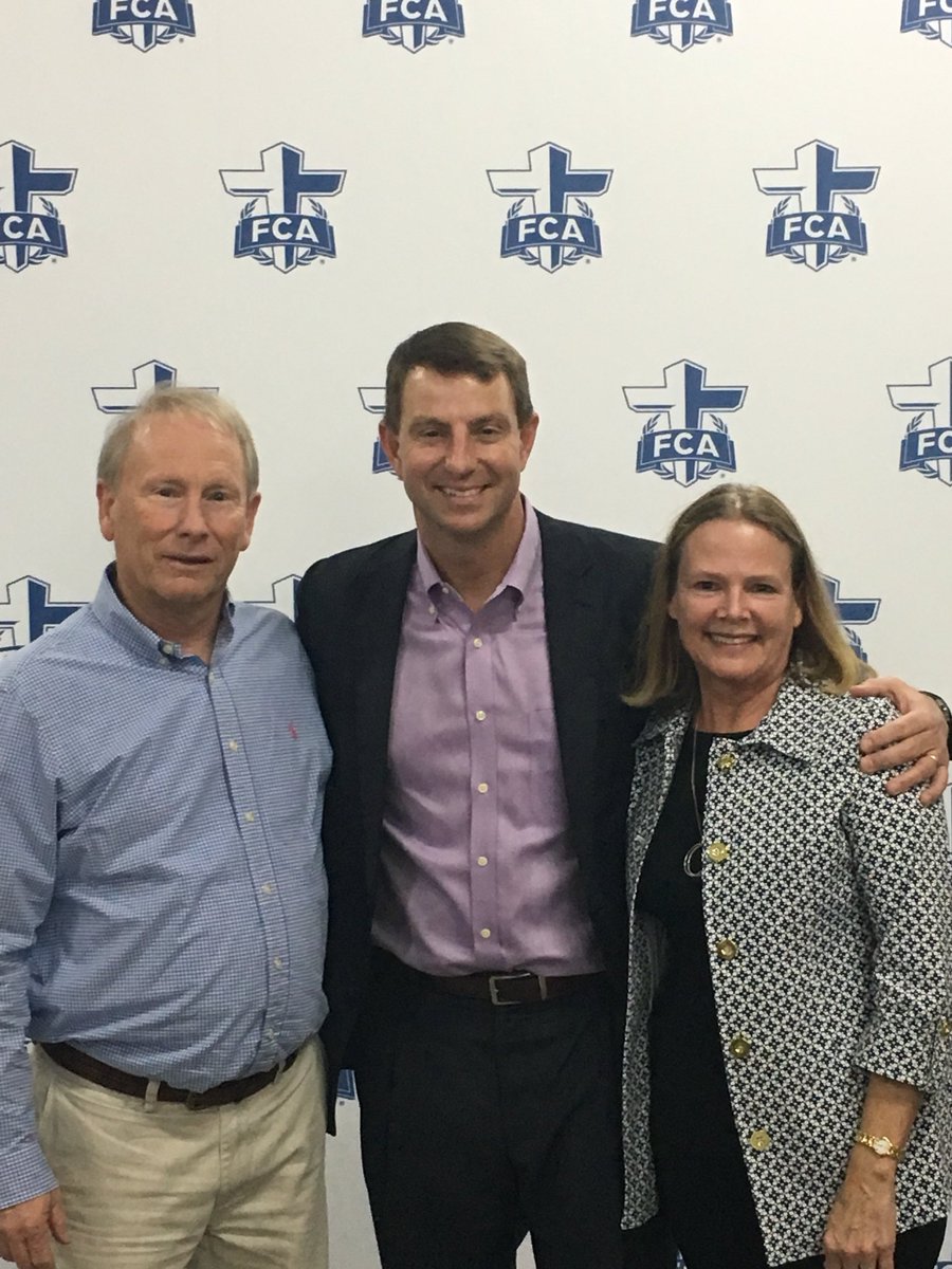 Always impressed with the work <a href="/GDSalumni/">Greensboro Day School Alumni</a> Wayne Robinson ‘76 <a href="/cpathmgt/">Wayne Robinson</a> does with the @fcanews! Amazing event he has coordinated tonight at <a href="/proehlificpark/">Proehlific Park™</a>! Enjoyed some time with <a href="/ClemsonFB/">Clemson Football</a> HC Dabo Swinney! Looking forward to his story tonight! #gdshoopfam