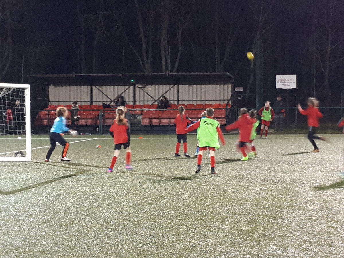 CardiffUniSport's tweet photo. Competitive fixtures tonight as our Boys Football Development Centre played against the South Girls’ Performance Centre #PlayerDevelopment #Performance #PlayerPathway ⚽️ https://t.co/3YErhgI5jB