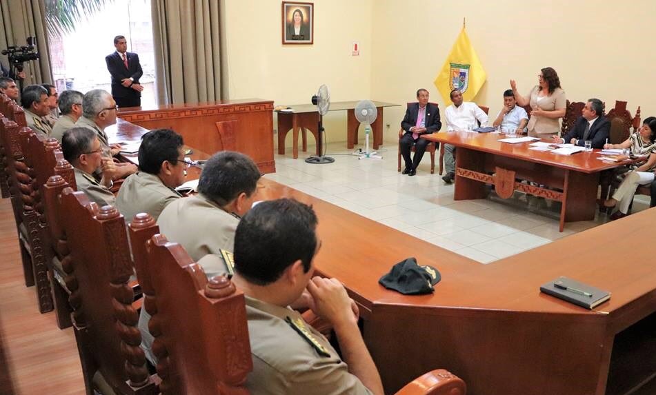 chumbimune's tweet photo. La tarde del 13 de febrero, nuestra municipalidad fue sede de la reunión de representantes de Lima Este con el Ministro del Interior, Vicente Romero Fernández. #SantaAnita #trabajandoportuseguridad #SeguridadCiudadana https://t.co/FvA1YQFT8A