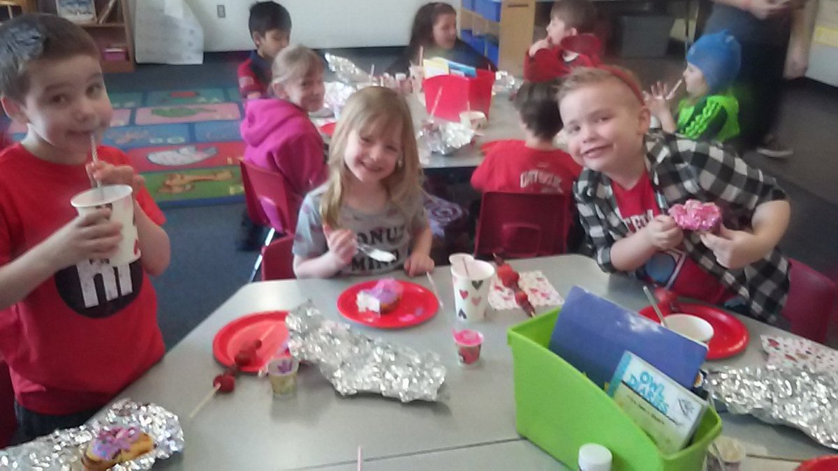 MrsPalmPearson's tweet photo. We had a great Valentine's Breakfast yesterday! Have a great Feb. break everyone! #dolsenthinkers https://t.co/dgmDeXSDtx