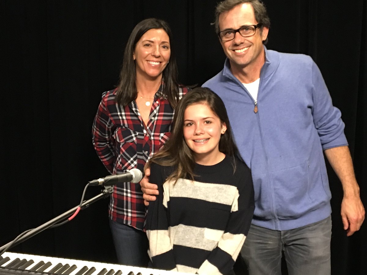 IJLobbyLounge's tweet photo. Just posted: Two new #IJLobbyLounge acts -- Brandeis School's rock band and Mill Valley singer and keyboardist Natalia Betzler. Both are "now playing" in our virtual lounge: https://t.co/J4vP4RUR9x https://t.co/wTcGQat1L5