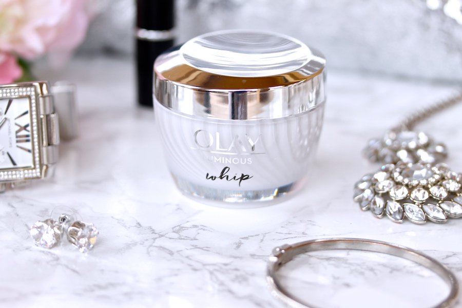 MyThirtySpot's tweet photo. I've been using @olayskin Whips for a couple weeks &amp; it is so smooth it is like moisturizing with a cloud. My skin just soaks up the moisture &amp; lasts all day. Check out more info here: https://t.co/K39XyUmwpU #ad #winterskinproblems https://t.co/uk4kYVX0O5