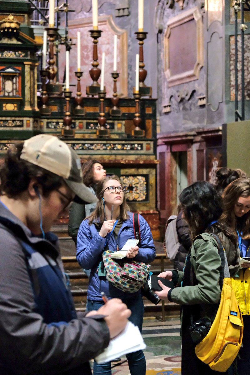HUFlorence's tweet photo. Our day started with on-site class at the Medici Chapels and Church of San Lorenzo 1/2 #HUFSpring2018 https://t.co/9cSiGc8s4z