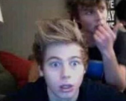 wolfhard5sos's tweet image. the 5sos fam right now