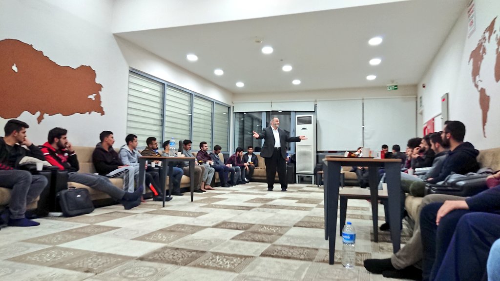 SakaryaKYGM's tweet photo. Sabahattin Zaim Yurdumuzda  Hadis Atölyesi Kampüs Cami İmam Hatibi Erol Demir hocamız eşliğinde gerçekleşti.
#KYKAkademi https://t.co/LDb06gRc8m