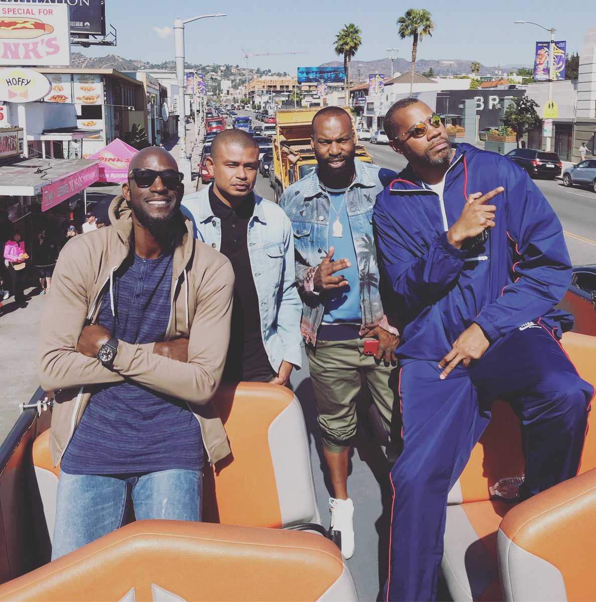 KGArea21's tweet photo. LA. We in here. 🔥

#NBAAllStar https://t.co/2oGH5PnR0G