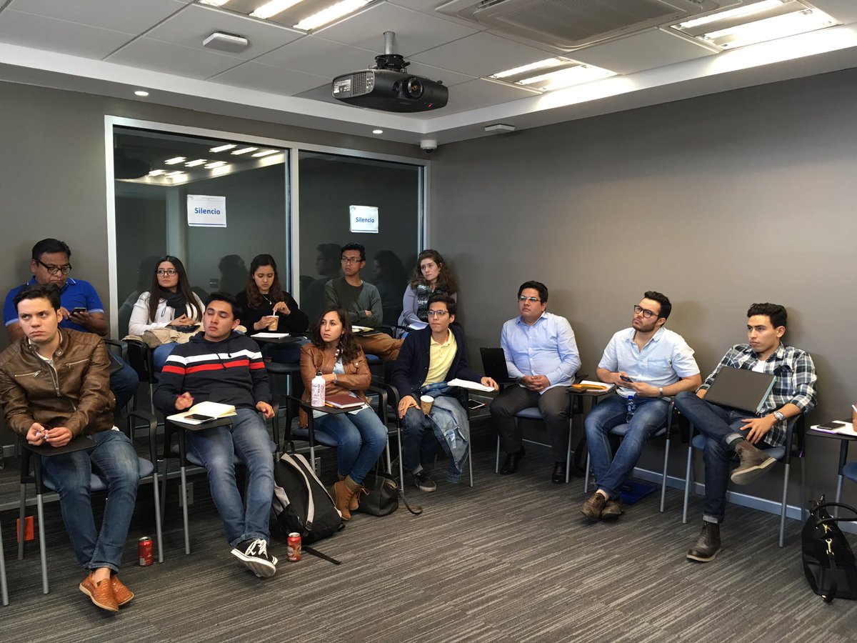 MargaritaGomez_'s tweet photo. Como diría mi buen @segasi, casa llena en nuestro 1er #behavioralclub de Unidad de Innovación, Comportamiento y Experimentación de @LNPP_MX https://t.co/NGzveqHLyd