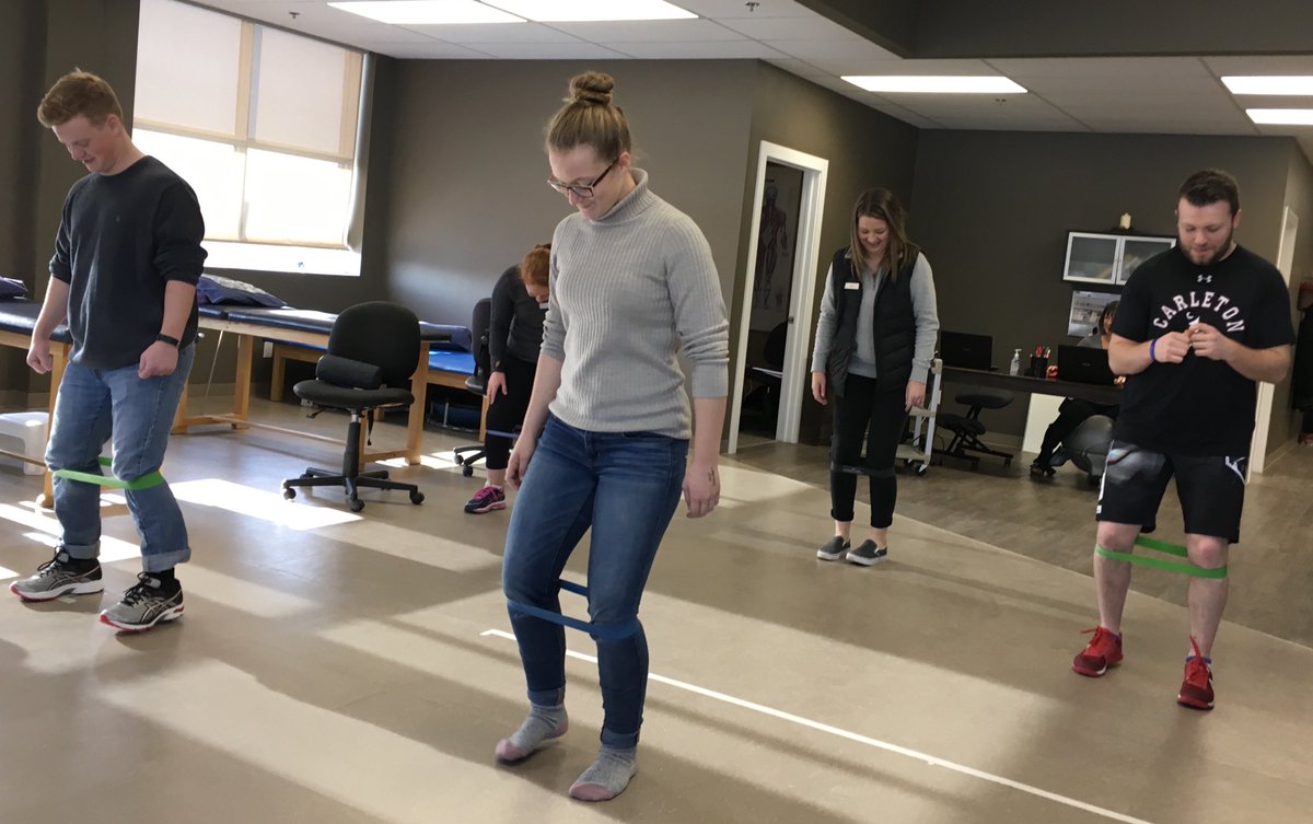 Maximumphysio's tweet image. Inspiring the next generation of health care providers. #AlwaysTeaching #TeachThemYoung #MaximumPhysio