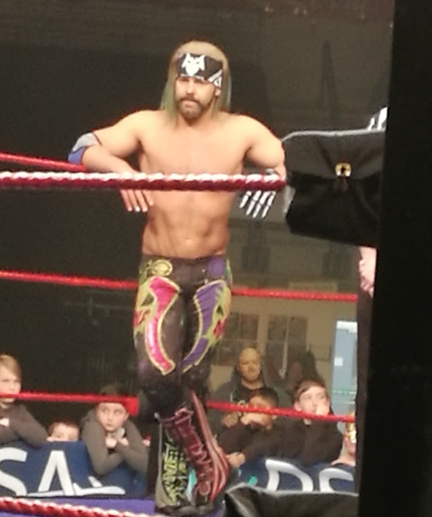 LPCBrooks's tweet photo. Took my sister to see 5 star wrestling at Sheffield today didn't expect to get front row seats but it was a nice surprise when we got there #reymysterio #5starwrestling #flydsaarenasheffield #flydsaarena #5starwrestlingsheffieldarena @619iamlucha @AdamMaxted #maxmoney #adammaxted https://t.co/pE74mX8h2B