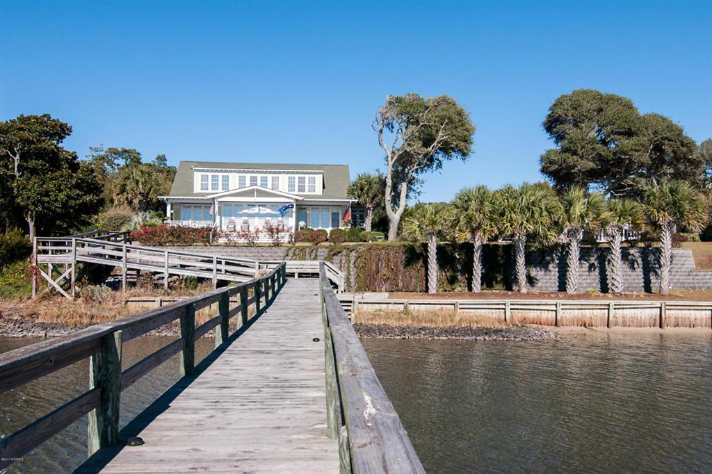 waterestate's tweet photo. This fabulous #WaterEstate home is situated perfectly with it’s #waterviews and design that makes it ideal for entertaining! See the details at  https://t.co/3it6dYMxcD  #EntertainersDelight  #LuxuryLiving https://t.co/EckNhOtbos
