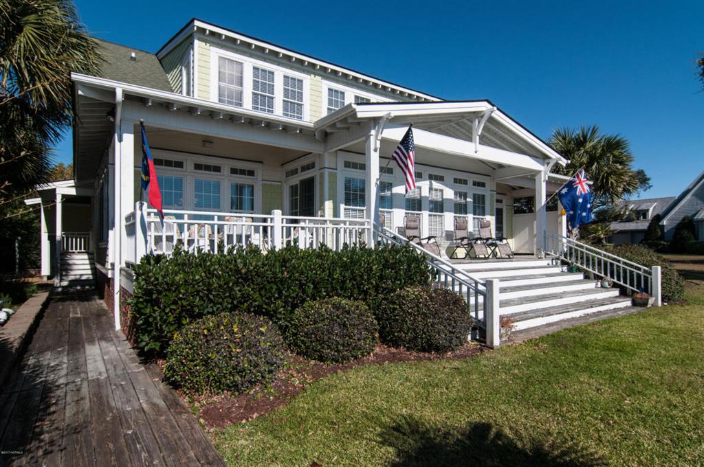 waterestate's tweet photo. This fabulous #WaterEstate home is situated perfectly with it’s #waterviews and design that makes it ideal for entertaining! See the details at  https://t.co/3it6dYMxcD  #EntertainersDelight  #LuxuryLiving https://t.co/EckNhOtbos