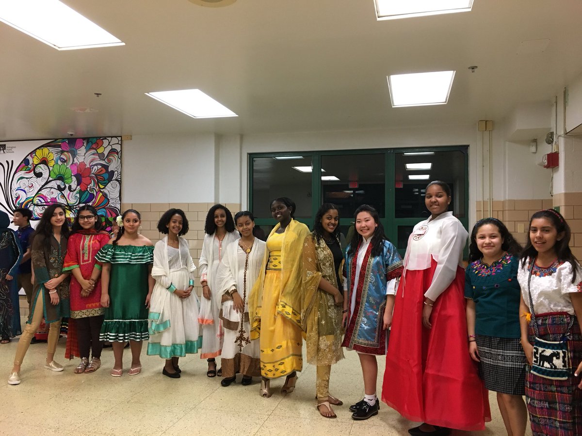 Never a dull moment at #Gunston We’re gathered this evening to celebrate Heritage Night. #gunstonpride <a href="/APSGunston/">APSGunston</a> <a href="/GuMS_Principal/">Lori A. Wiggins</a> <a href="/CarlWmSeward/">Carl Seward</a> @GunstonMAC @Adm_crjclark
