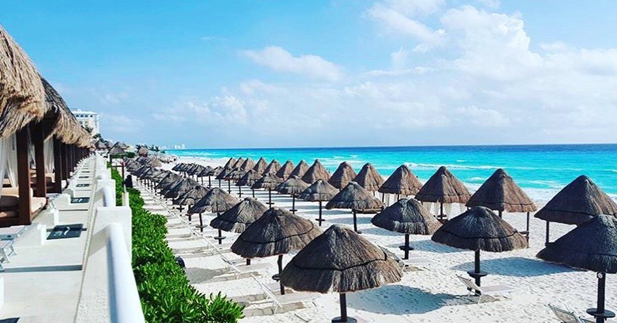 ParadisusCancun's tweet photo. The place where you should be now #ThursdayThoughts 💙 https://t.co/b9s0rhOPdp