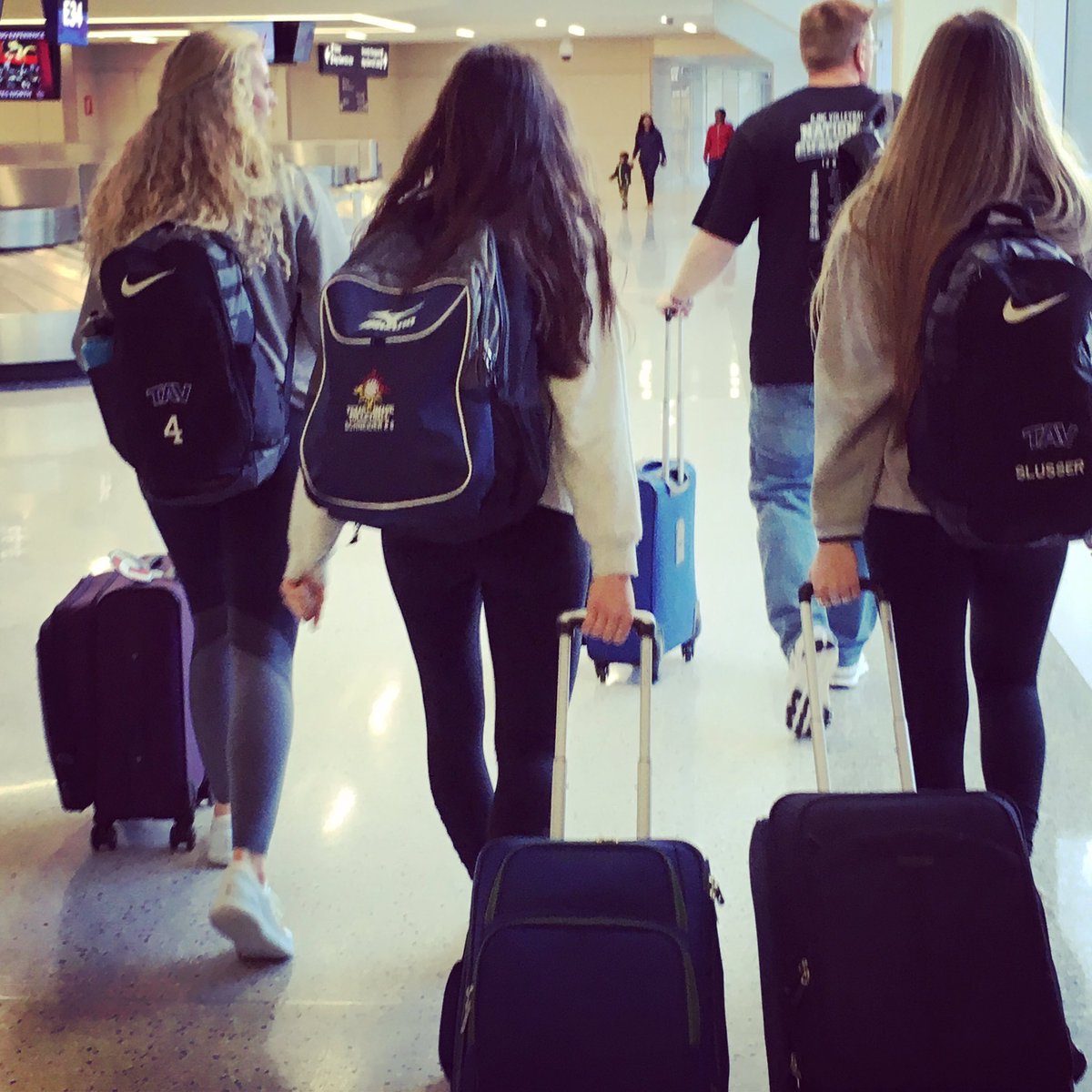 cschneiderhl's tweet image. Just a few Guyer Wildcats heading to Salt Lake City for the Triple Crown!! #dgv #imagestrong ❤️🏐😻