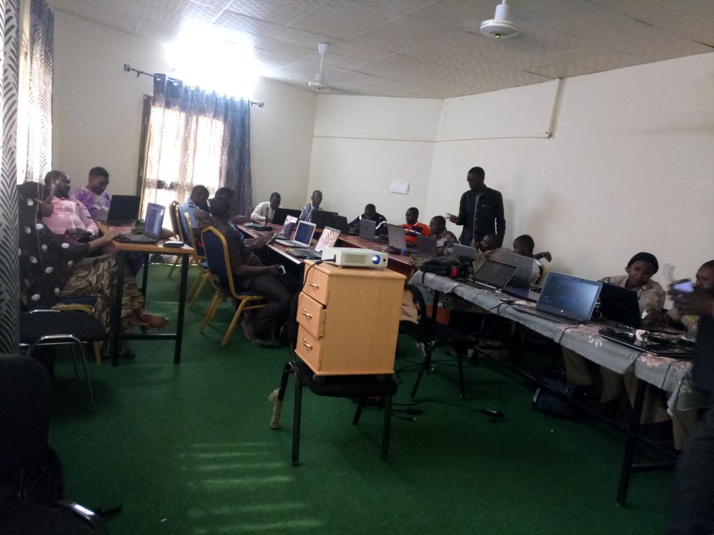 2ème jours de formation à #ITECH_Center  sur la cartographie Numérique #OSM avec @MapTicNiger en collaboration avec @GFDRR regroupant plusieurs acteur du domaine #IGNN_Niger #PGRCDU #DGPC #DFC/PR #UniversiteNiamey...
 , tous ensemble pour une #Niger Numérisé #NigerMapping