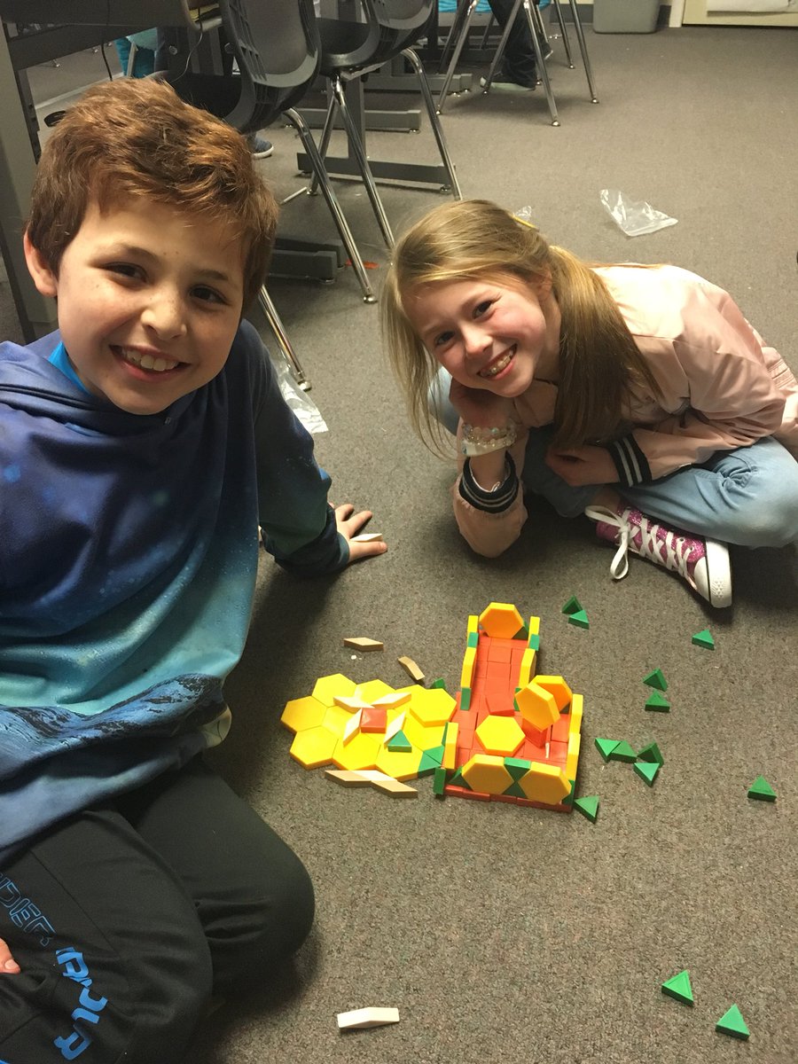 MsSimpson8's tweet photo. Between painting poetry and building shapes these kiddos have had a hands on week in their education!  @FierceFolsom https://t.co/HB0UKtmPSX