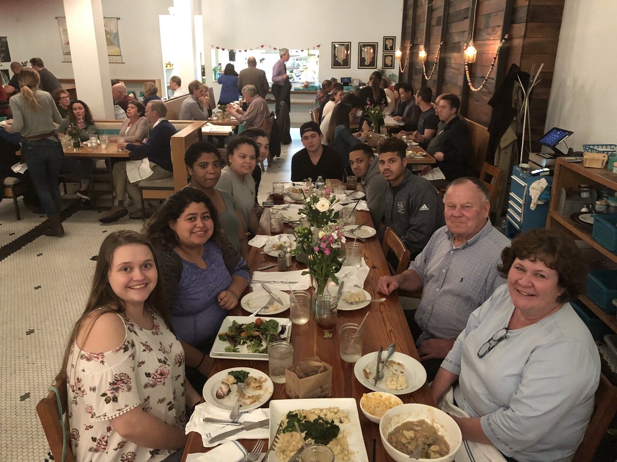 jimwilsonRVA's tweet photo. The perfect way to end the day! Dinner at @PastureRva with @PulaskiCountyHS alum @comfortjasonrva. @PulaskiCountyVA #rvadine #pulaskicountyis https://t.co/eQlkVbyEE3