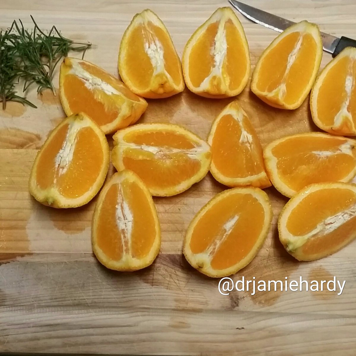 drjamiehardy's tweet photo. Elevate the flavor profile of your meal by cooking with fresh fruit and fresh herbs.  No salt necessary! #DrJamie #cutthesalt #herbs #fruit https://t.co/nM6fNeojWZ