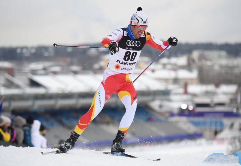 Esta noche / mañana nos toca apoyar a <a href="/irojo1990/">irojo1990</a> (07:30) <a href="/MartiVigo/">Martí Vigo del Arco</a> (07:37) con sus 15 km!!!!

Vamos chicos estamos todos con vosotros!!!! ⛷⛷⛷⛷⛷⛷

Podéis verlo en <a href="/DMAX_es/">DMAX España</a> y <a href="/Eurosport_ES/">Eurosport.es</a> 

#TeamESP #spainsnow <a href="/RFEDInv/">RFEDI • Spainsnow</a>