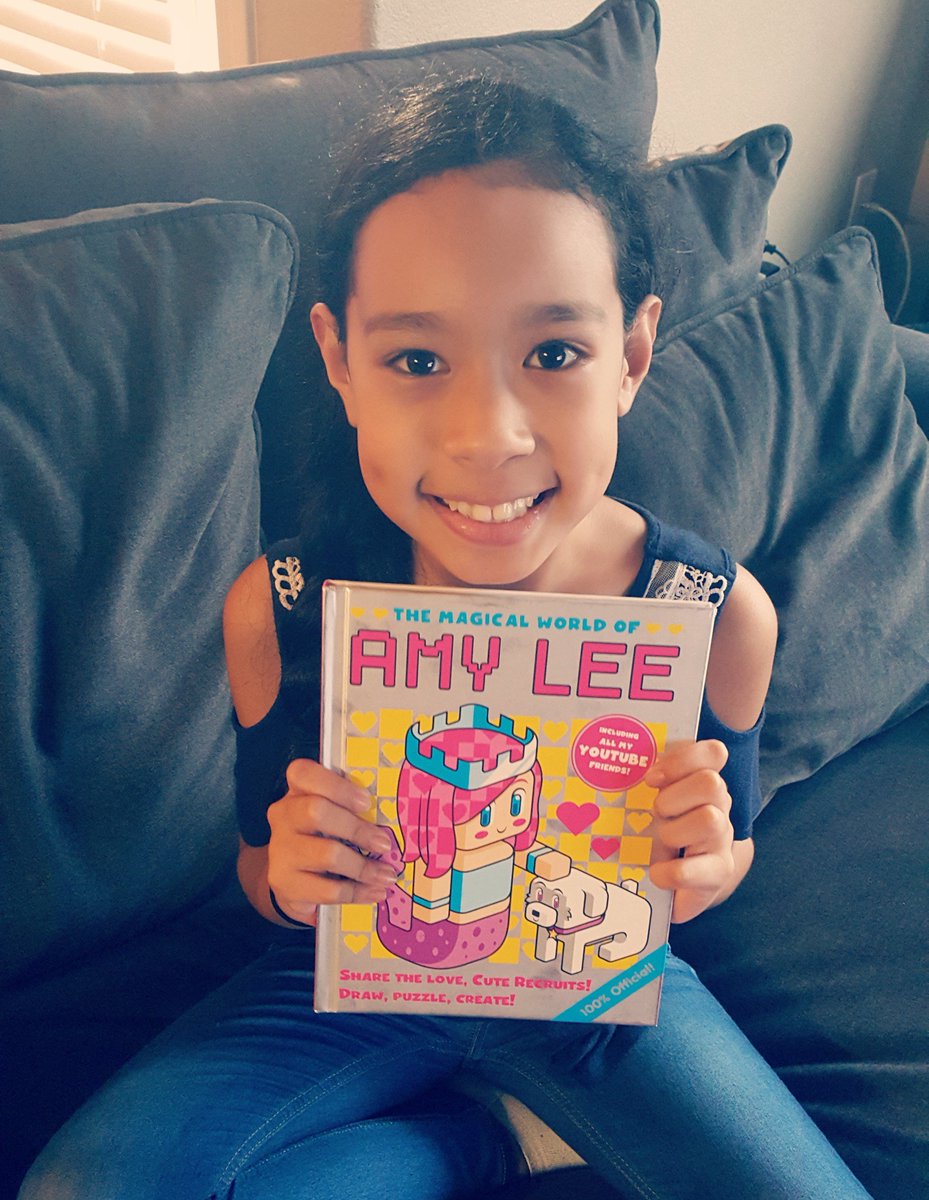 Irenechacazulu's tweet photo. She found it and she is one happy girl!
Thank you @AmyLee_thirty3 for making this awesome book...my daughter loves you! #amylee33 #themagicalworldofamylee #booklovers #happymoment https://t.co/zJZSq0ePGJ