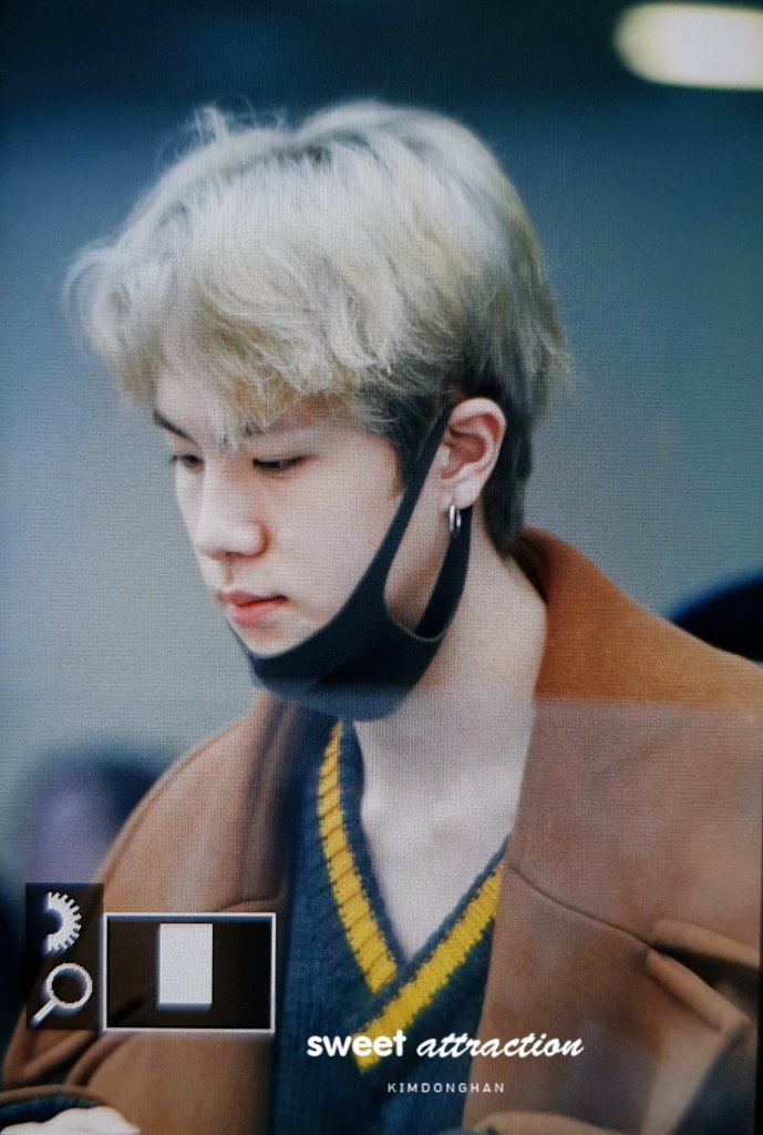 s_attraction703's tweet photo. 180216 HND #동한 #김동한 #JBJ 

굿모닝 🙋‍♀️🙋‍♀️🙋‍♀️ https://t.co/n0bgUyyKx0