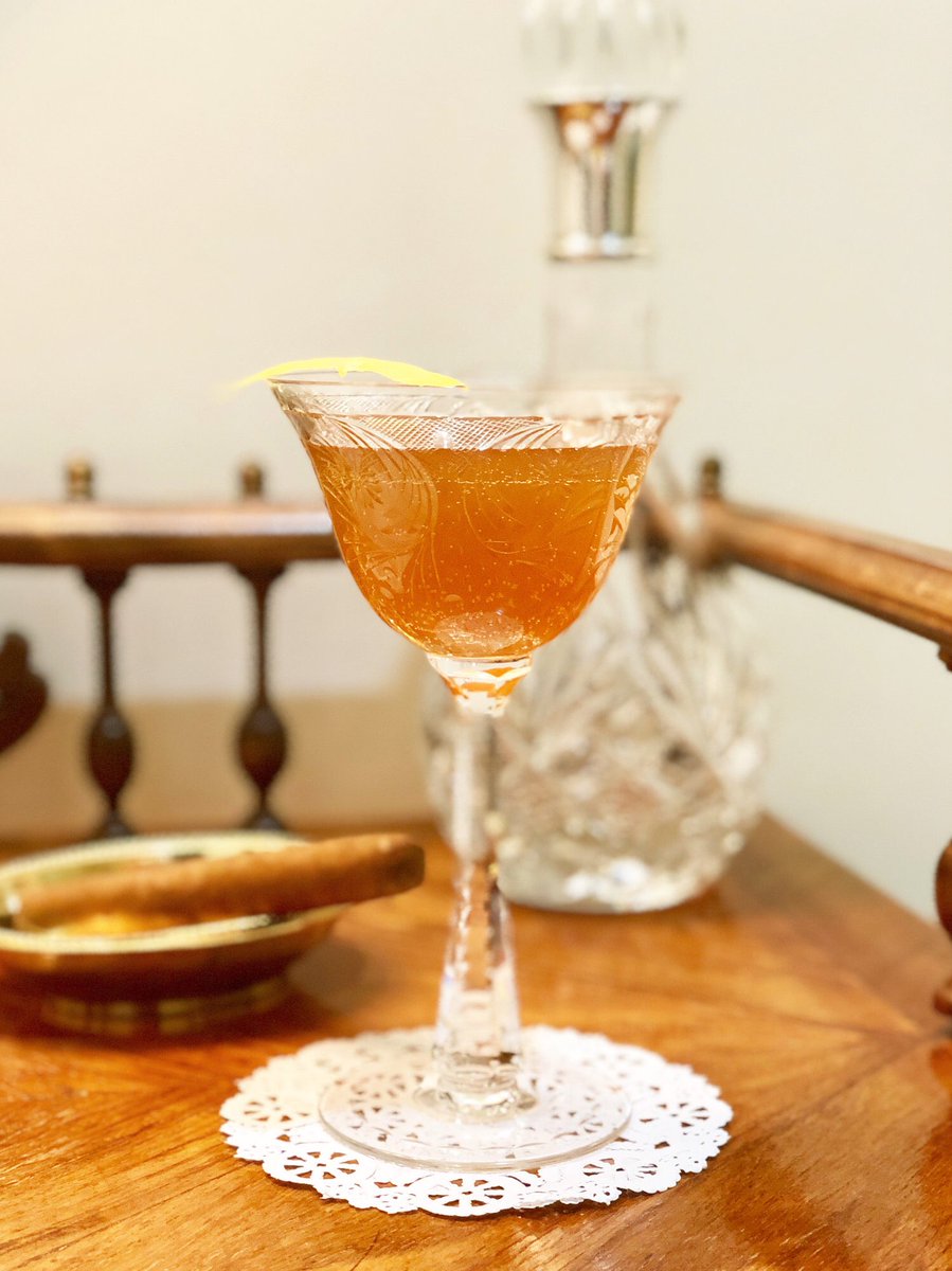 spiritedtable's tweet photo. @CocktailChameleon Author and Entertaining Expert Mark Addison creates signature OSCAR COCKTAILS. Today we're toasting the Film: The Darkest Hour and The Drink: The Churchill.
https://t.co/mLRlPtazge
#spiritedtable #tastemaker #cocktails #markaddison #thechuchill @markaddison https://t.co/qgFuIlxWao