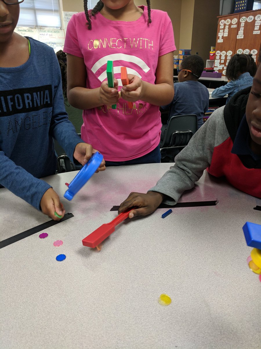 MrsGusewelle's tweet photo. We had fun exploring magnets today. Shout out to the best partner, @msgarza1st , for lending us her awesome magnet kit. #HemmenwayStreak https://t.co/1ULsZSwkRo