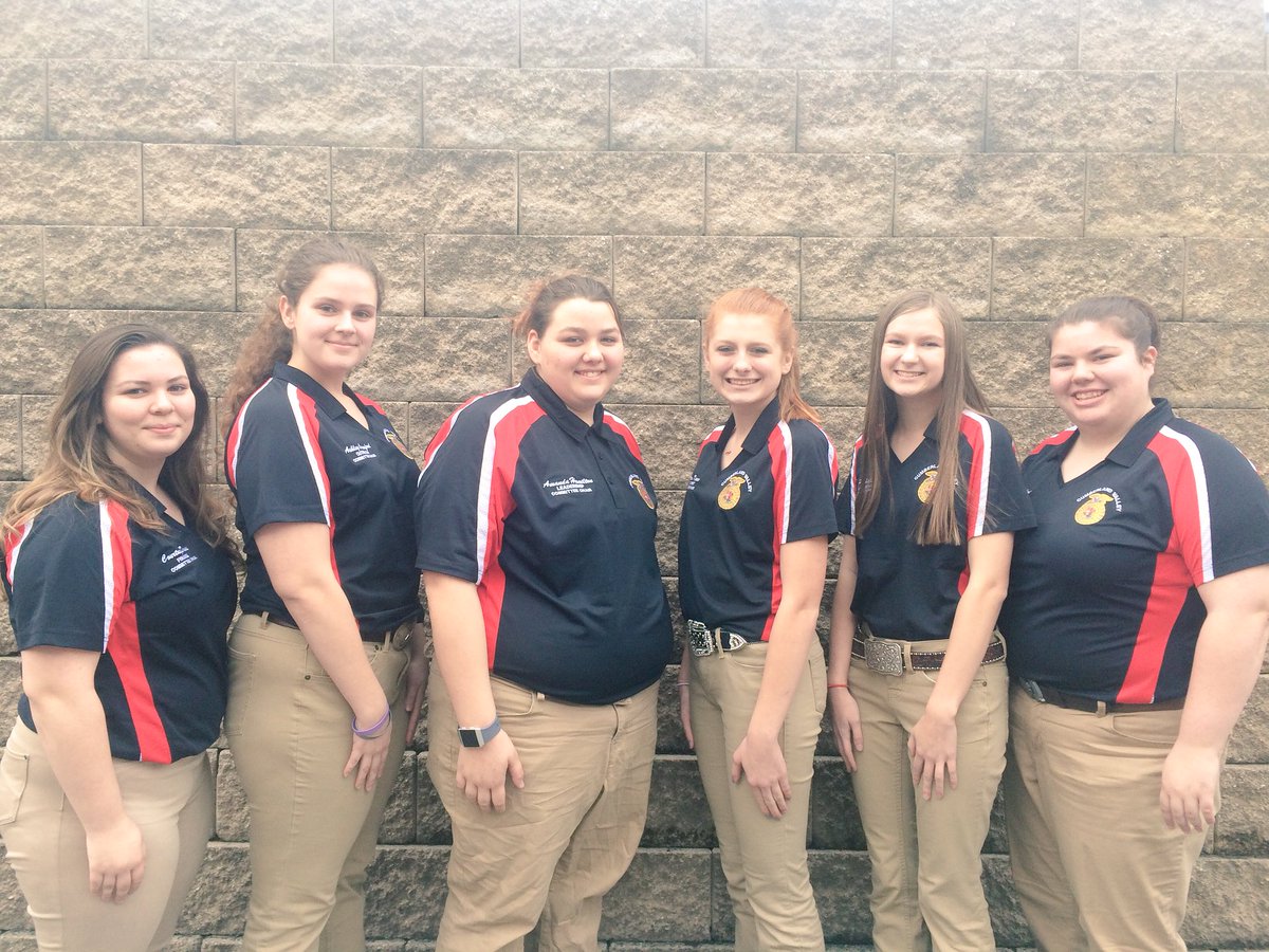 CV_FFA1954's tweet photo. We are proud to announce our first-ever group of FFA Committee Chairs! These ladies have been leading our 6 committees since October and working hard to plan & coordinate nearly 100 FFA events this school year! #CommitteeChairs #CVFFA #GrowingLeaders #ICanWeWillFFA https://t.co/pQt43SWPzR