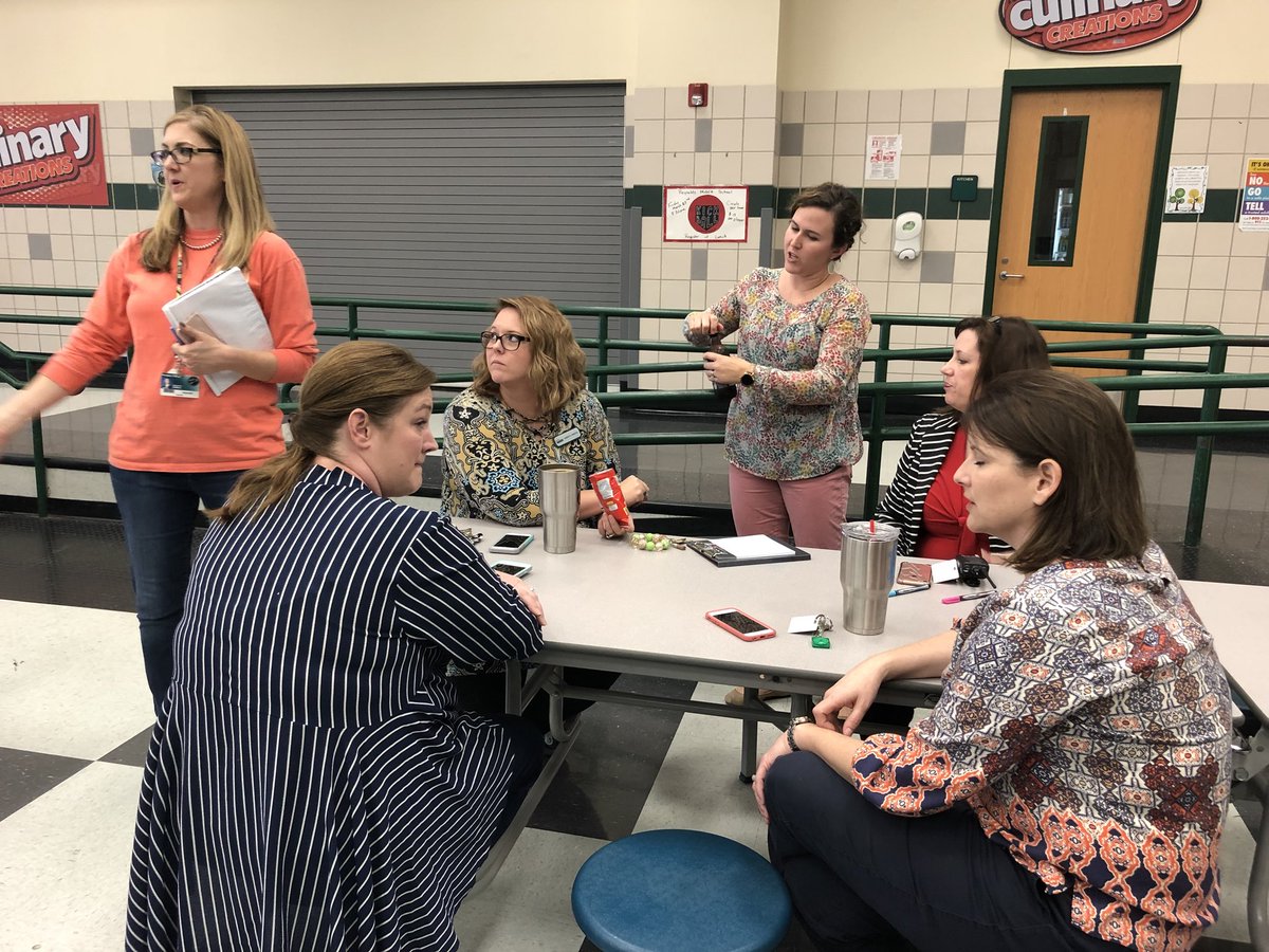 PennyHunterWash's tweet photo. @PISDReynolds Cokes and Conversations with some of my favorite people! ❤️Blessed! #RMSFebFun https://t.co/CGMhsc01ZR