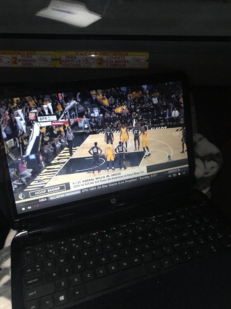 KelseySlawson's tweet photo. There might be a minute lag but at least it finally loaded. Nobody send us spoiler alerts. #buswifi #oneteam @ShockerLIFE https://t.co/ujr9TsA2KK