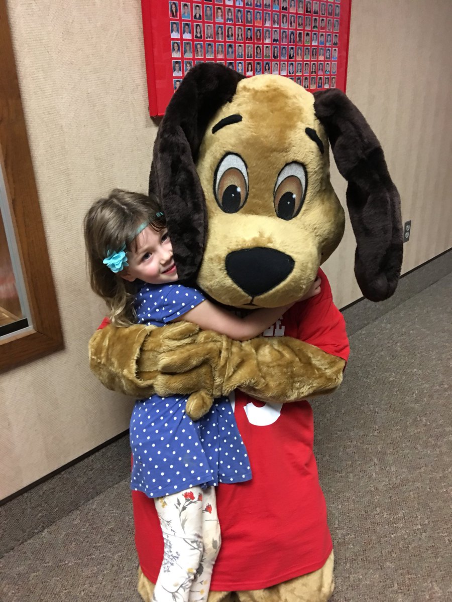 UnionvilleES's tweet photo. It’s one of our favorite nights! Kindergarten Open House! #futurearrows https://t.co/OxVMN1MhRR
