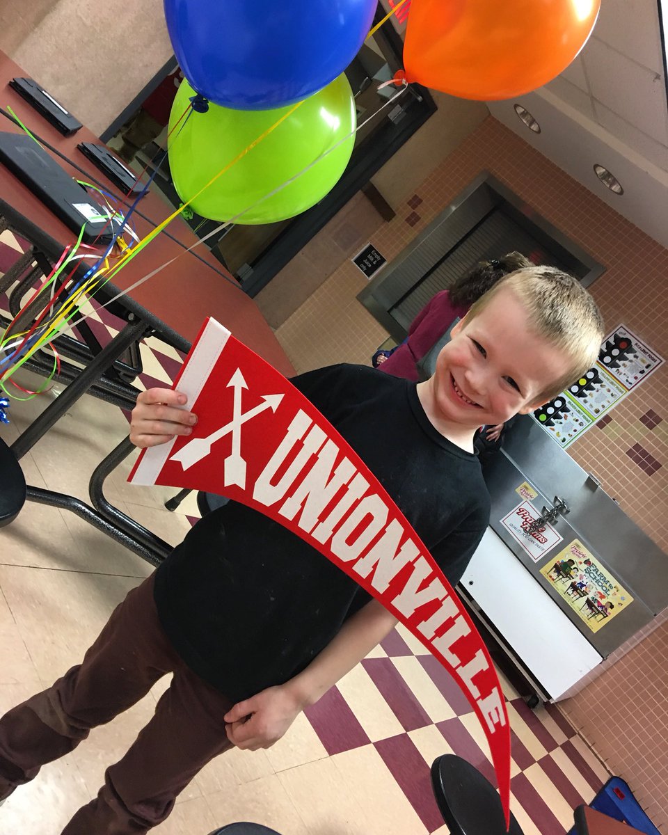 UnionvilleES's tweet photo. It’s one of our favorite nights! Kindergarten Open House! #futurearrows https://t.co/OxVMN1MhRR