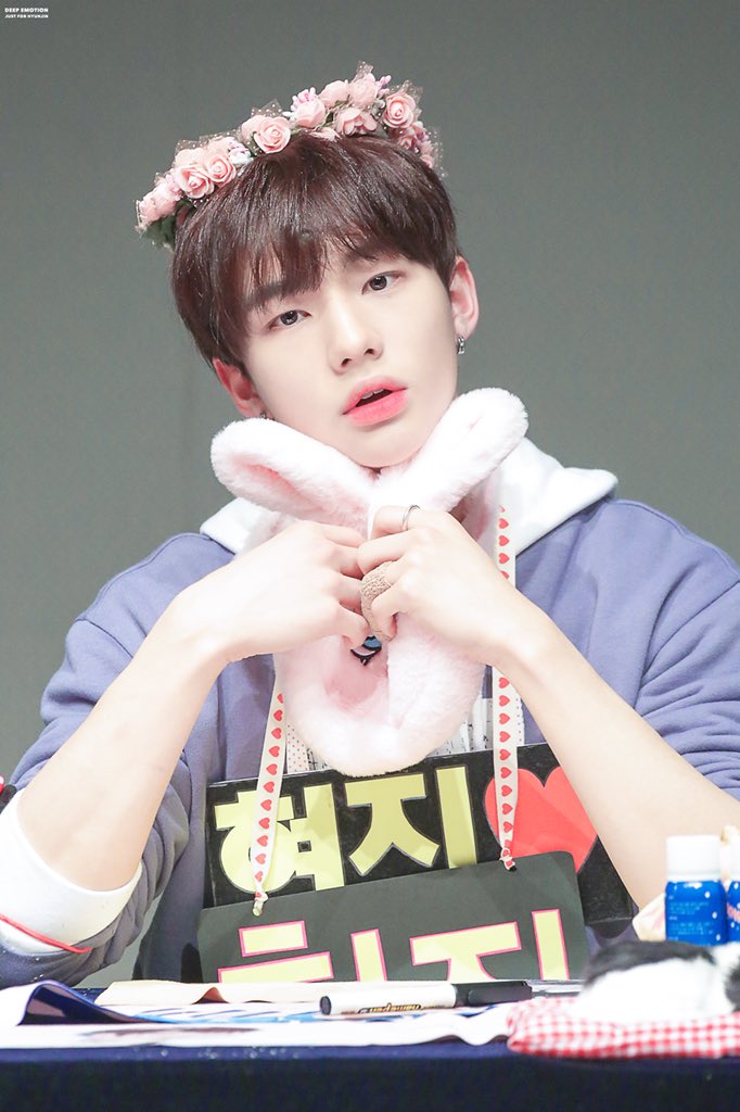 hyunjinpost tweet picture