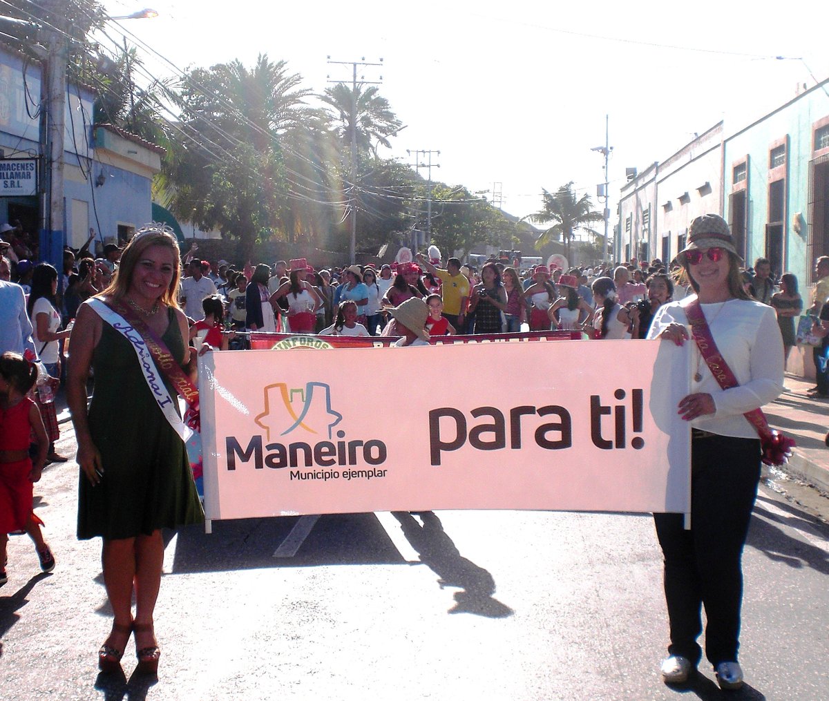 TurismoManeiro's tweet photo. Parada por el Porvenir
#ManeiroTomaLasCalles
#ManeiroParaTi #MunicipioEjemplar https://t.co/0b4dd37T5Y