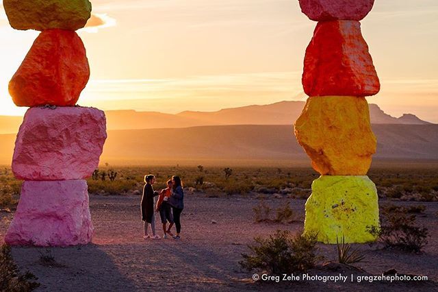 GregZehePhoto's tweet photo. Making magic. #7magicmountains https://t.co/9ONtIpOR8X https://t.co/dz1tzFqYGN