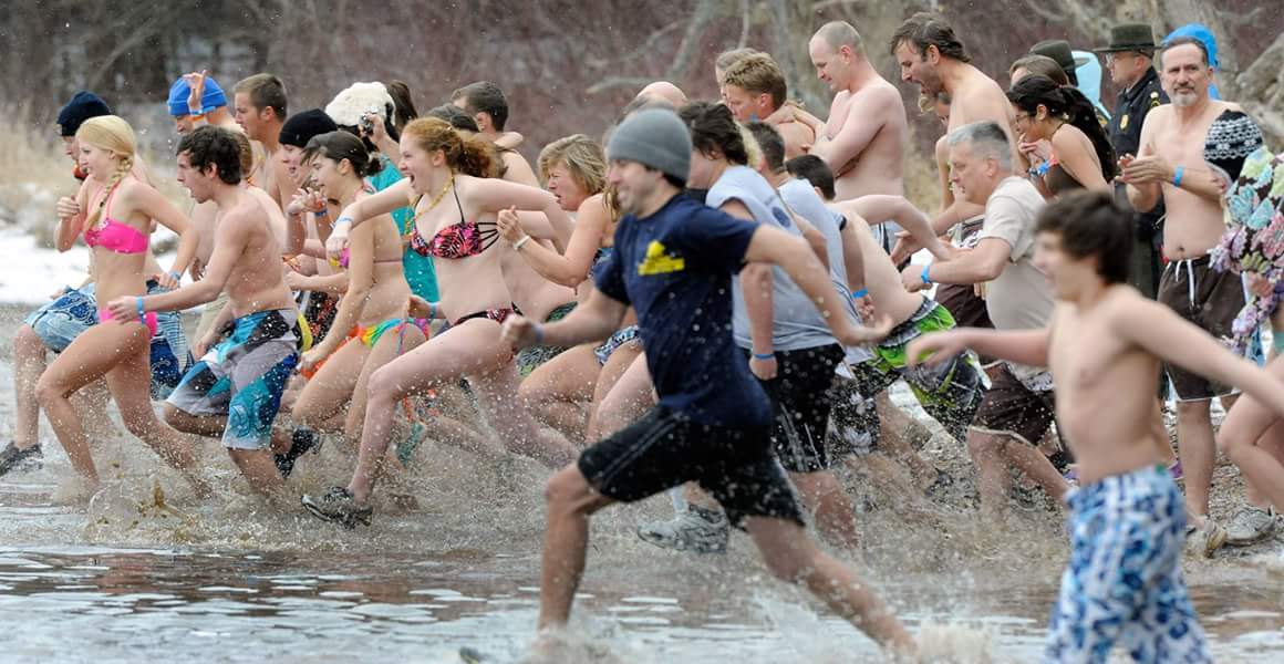 visitdeepcreek's tweet image. Kick off Deep Creek Dunk weekend with Goosebumps, Grapes &amp;amp; Grawlers wine &amp;amp; beer tasting at 6 pm on Friday at the Honi Honi Bar. Then don't miss the main event, the Deep Creek Dunk on Saturday at Uno Chicago Grill and the Honi-Honi Bar. dunkmd.com