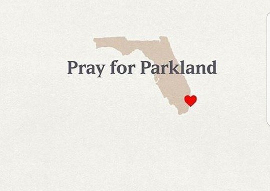 MissMuscatine's tweet photo. #PrayersForParkland https://t.co/grsQxceQQH