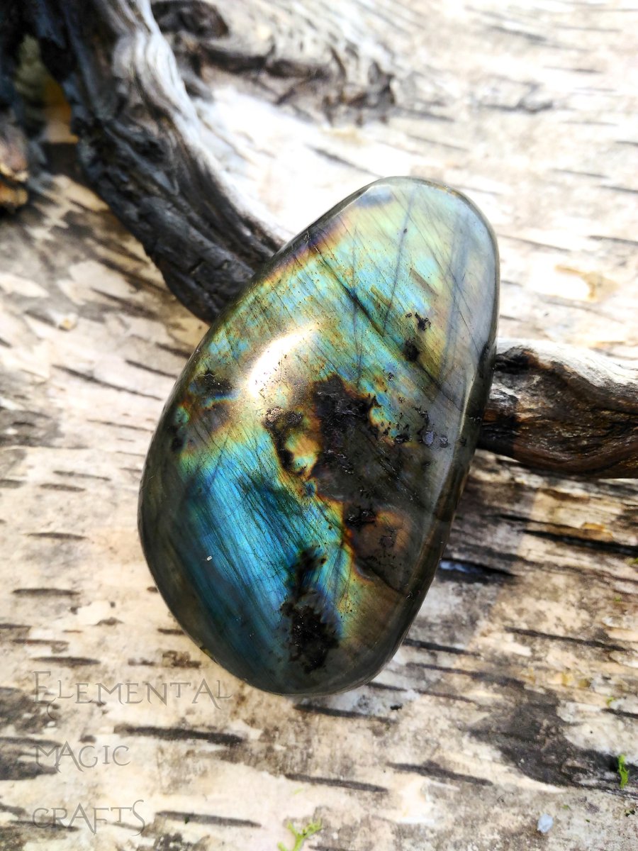 ElementalMagicC's tweet photo. BUY HERE: https://t.co/6QASFXf4Xa
Labradorite - Rainbow - magic - crystal - enchanted - colorful - meditation Collectible - Crystal - Meditation - Reiki - Chakras - Healing #art #green #blue #labradoritecrystal #labradorite #healingstone #altarstone #reiki #meditation https://t.co/jgdDxZk4W3