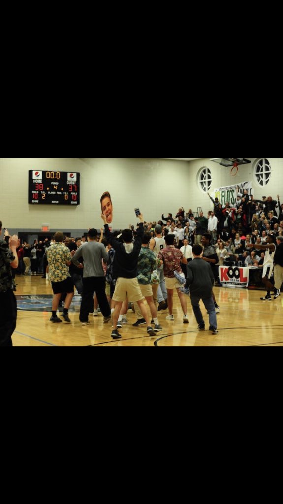 thehhsss2017's tweet photo. 30-3 record. Area champions. Undefeated at home. Sweet 16 appearance. Words can not describe how incredible this team or this season was. Thank you @HHSboysbskball https://t.co/xsnpDAp7lR