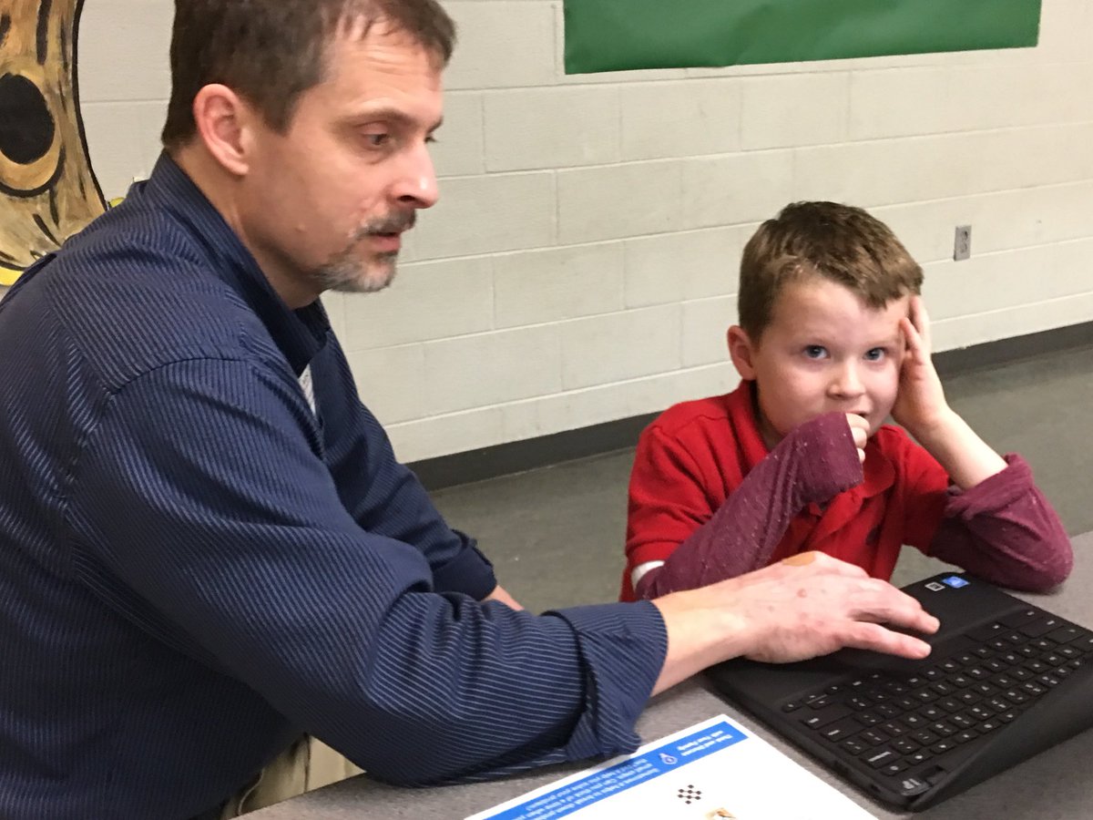 whitmorewendy's tweet photo. TY @carterbrown2 and @pennymreece for making @Woodland_JCS #FamilyTechNight so entertaining and educational! #PTAProud @NationalPTA @jcityTNschools https://t.co/nrEr9JDNmA