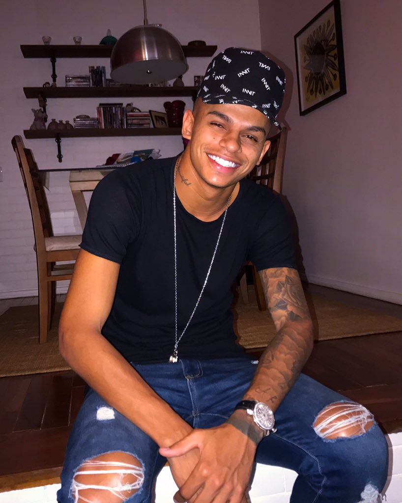 mc_maneirinho's tweet photo. Ele é maneirinhooo 🎵 https://t.co/lHtQRdv6Nj