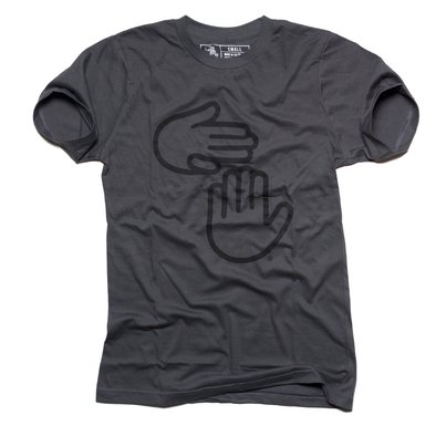 HighFiveThreads's tweet photo. The perfect anytime gift—our classic logo tees ✋ https://t.co/SIdXAQ8fJ2 #HighFiveThreads https://t.co/8idcOi7oS8
