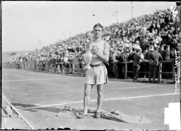 OlympicHistory's tweet photo. Archie Hahn #Atletica #SaintLouis1904 https://t.co/yNBZFZITlh